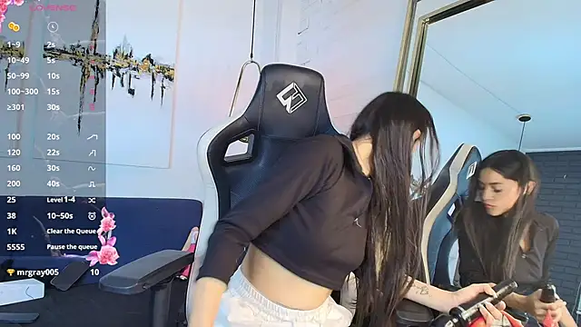 Matti sofia  online show from October 2025 06:59:01 PM