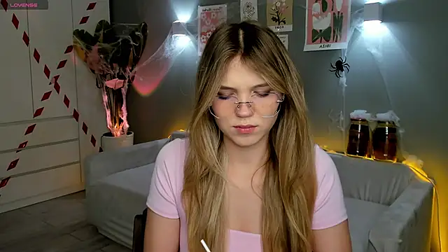 linakorvin online show from November 2025 01:24:03 PM