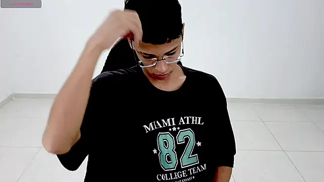 Im david02 online show from April 2026 02:23:01 PM