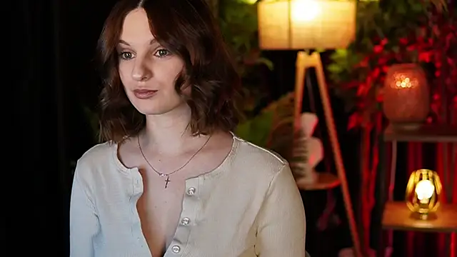 xoxo molly online show from October 2025 01:30:01 PM