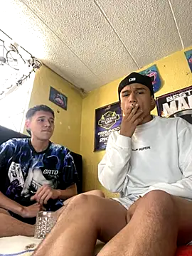 Snapshot of lyan_t2 chatting on October 2025 08:17:01 PM lyan t2 online show from October 2025 08:17:01 PM