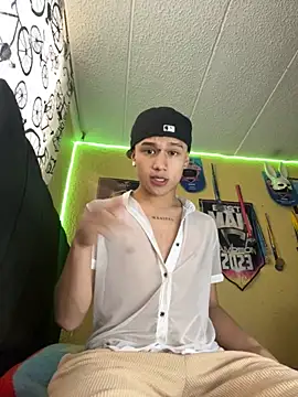 Snapshot of lyan_t2 chatting on October 2025 07:45:02 PM lyan t2 online show from October 2025 07:45:02 PM