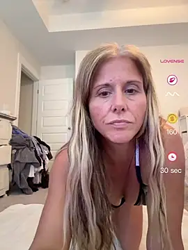 Snapshot of privateplaymilf chatting on June 2026 09:06:02 PM privateplaymilf online show from June 2026 09:06:02 PM