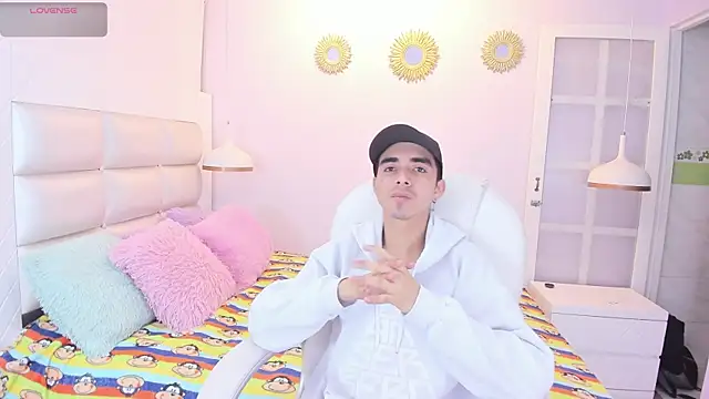 Hottie Guy online show from October 2025 12:28:01 PM