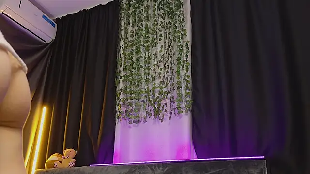 Snapshot of AngelsBoobsxx chatting on June 2026 06:08:01 PM AngelsBoobsxx online show from June 2026 06:08:01 PM