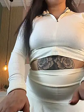 ZaraFoxx7 online show from November 2025 07:46:01 PM