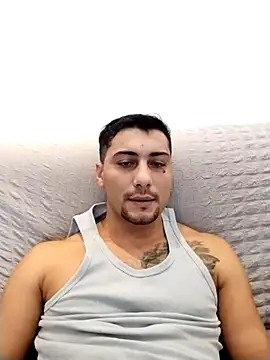 gooddboy01 online show from October 2025 08:37:01 AM