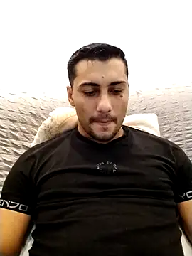 gooddboy01 online show from October 2025 06:48:01 PM