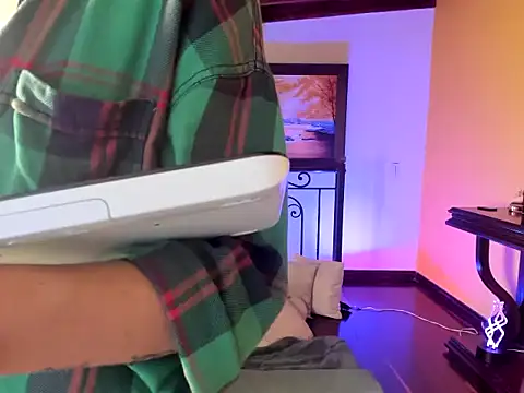 Zulyhenao online show from October 2025 04:56:02 AM