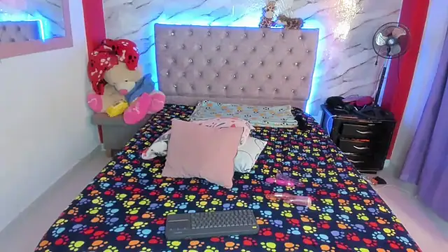 Stefany Andruw online show from November 2025 04:11:02 AM