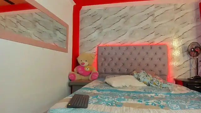 Stefany Andruw online show from November 2025 02:33:02 AM