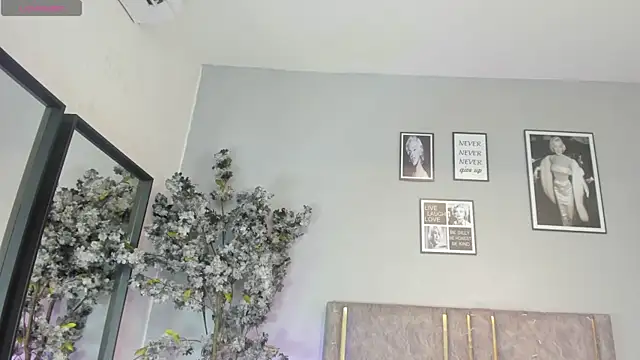 Nahomycarterr online show from November 2025 07:37:01 PM