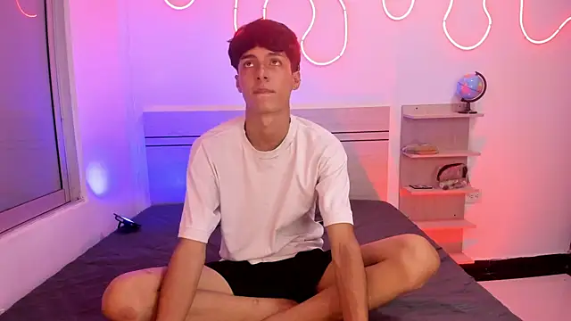 luccas ferreira online show from November 2025 07:05:01 PM