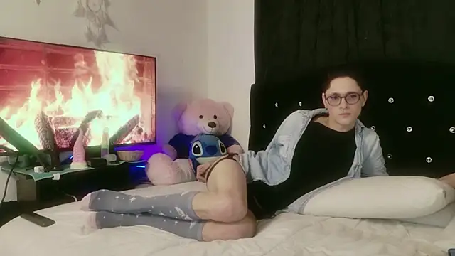 Tyler cat online show from October 2025 11:22:02 AM