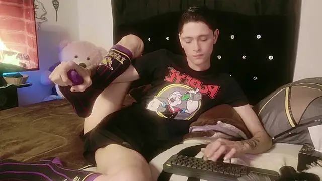 Tyler cat online show from November 2025 02:27:01 PM