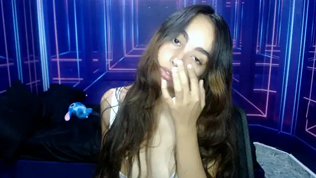 solarboom18 online show from October 2025 07:02:01 PM