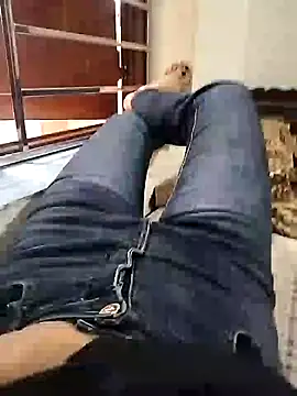 Lili 2love online show from November 2025 02:00:01 AM