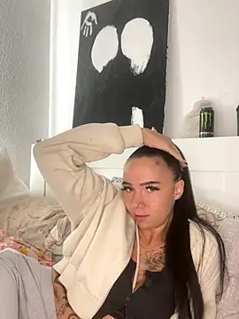 YoungZoexx online show from October 2025 09:38:02 AM