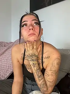 YoungZoexx online show from October 2025 10:05:02 AM