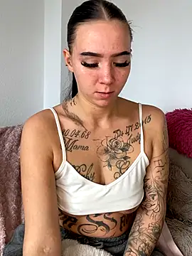 YoungZoexx online show from October 2025 09:20:01 AM