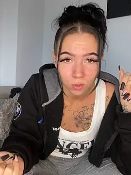 YoungZoexx online show from October 2025 08:51:01 AM