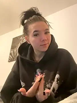 YoungZoexx online show from November 2025 06:23:02 AM