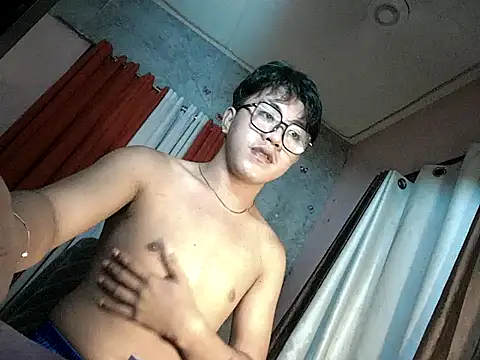 Snapshot of ur_fucking_rolly chatting on November 2025 02:18:02 PM ur fucking rolly online show from November 2025 02:18:02 PM