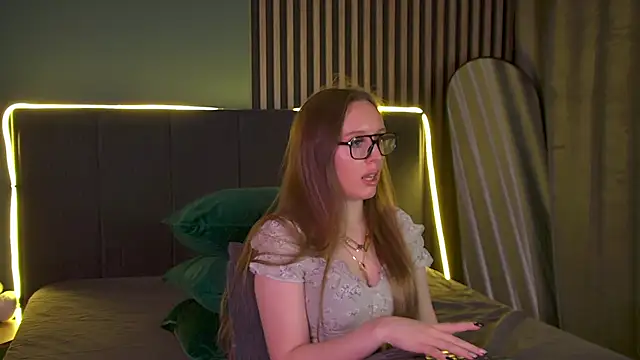 KathyStewart online show from November 2025 03:23:01 PM