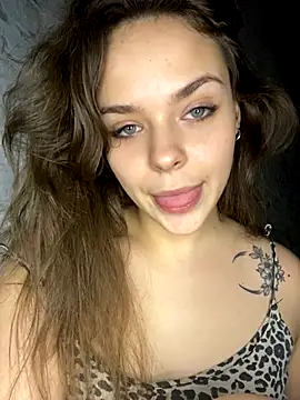 Lipsihot online show from November 2025 05:01:02 PM