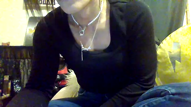 Snapshot of Rileyy7tk chatting on December 2025 09:39:02 AM Rileyy7tk online show from December 2025 09:39:02 AM