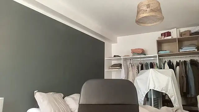 Snapshot of VersaGoo chatting on October 2025 01:31:02 PM VersaGoo online show from October 2025 01:31:02 PM