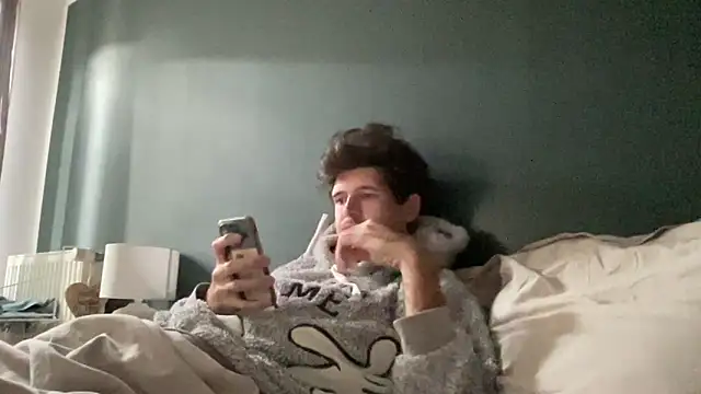 Snapshot of VersaGoo chatting on October 2025 12:06:02 PM VersaGoo online show from October 2025 12:06:02 PM