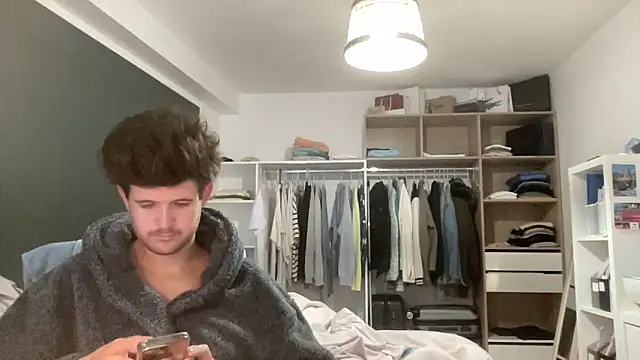 Snapshot of VersaGoo chatting on October 2025 09:52:02 AM VersaGoo online show from October 2025 09:52:02 AM