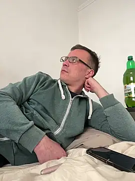 viktor1992-1-1 online show from March 2026 12:00:02 PM