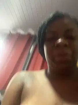 Priihmedeiros online show from October 2025 02:28:01 PM