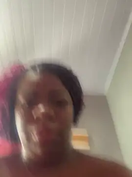 Priihmedeiros online show from October 2025 11:16:01 AM