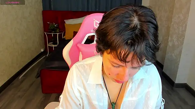 Sara Frayer online show from October 2025 01:03:02 AM