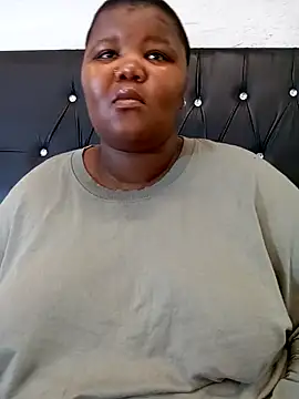 LadyBear2002 online show from February 2026 08:30:01 AM