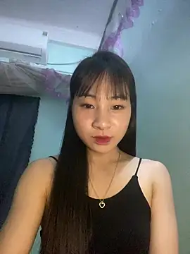 Snapshot of banlinh004 chatting on May 2026 01:49:01 PM banlinh004 online show from May 2026 01:49:01 PM