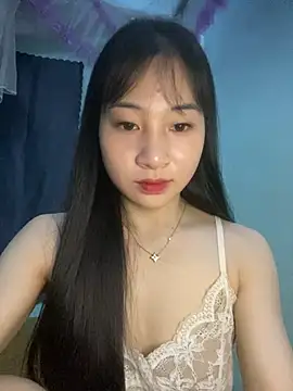 Snapshot of banlinh004 chatting on July 2026 03:23:01 AM banlinh004 online show from July 2026 03:23:01 AM