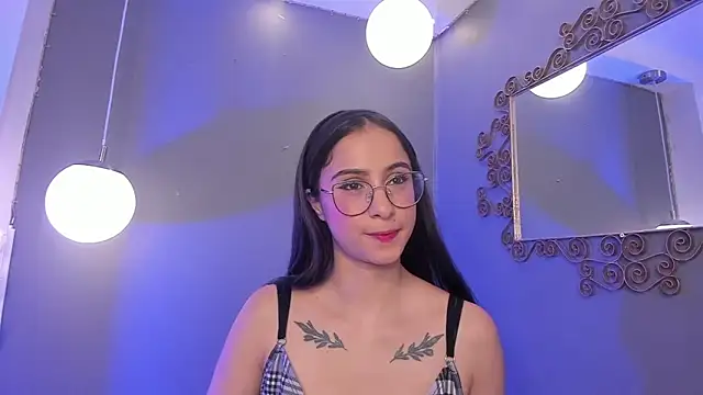 Alana Martinez  online show from April 2026 08:09:01 PM