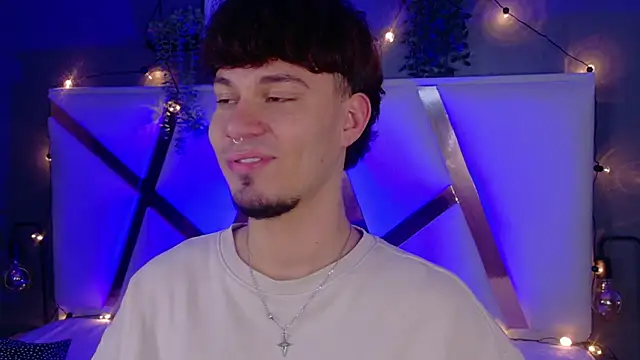 LiamThunder05  online show from November 2025 03:05:02 AM