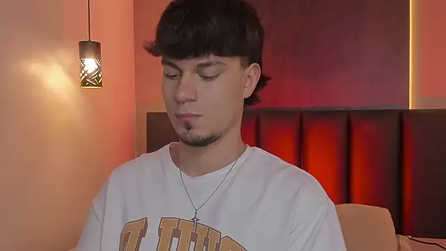 LiamThunder05  online show from November 2025 12:09:02 PM