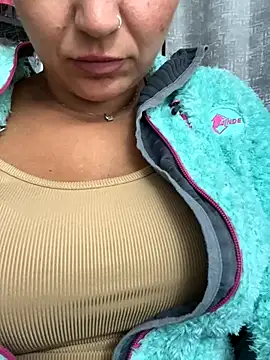 Daiana Andra online show from October 2025 08:44:01 AM