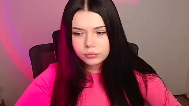 Mona Esty online show from October 2025 05:36:02 PM