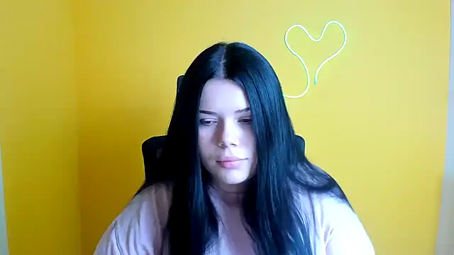 Mona Esty online show from October 2025 05:25:01 PM