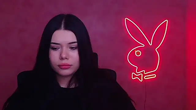 Mona Esty online show from December 2025 06:49:02 PM