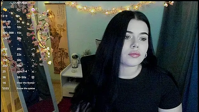 Mona Esty online show from February 2026 08:39:01 PM