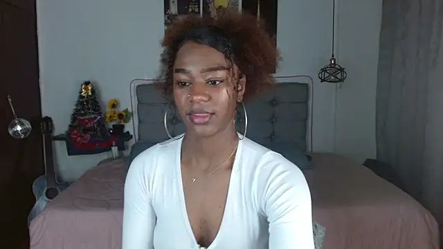 Snapshot of samara_roxx chatting on November 2025 02:43:02 AM samara roxx online show from November 2025 02:43:02 AM