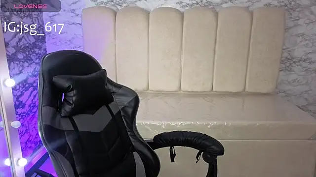 Snapshot of Dayan_v_ chatting on October 2025 08:04:02 PM Dayan v online show from October 2025 08:04:02 PM